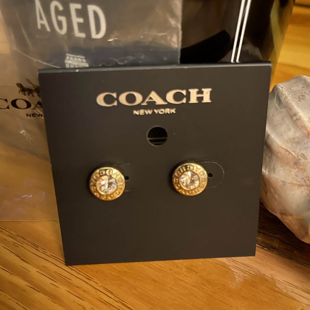 NWT COACH STUDS